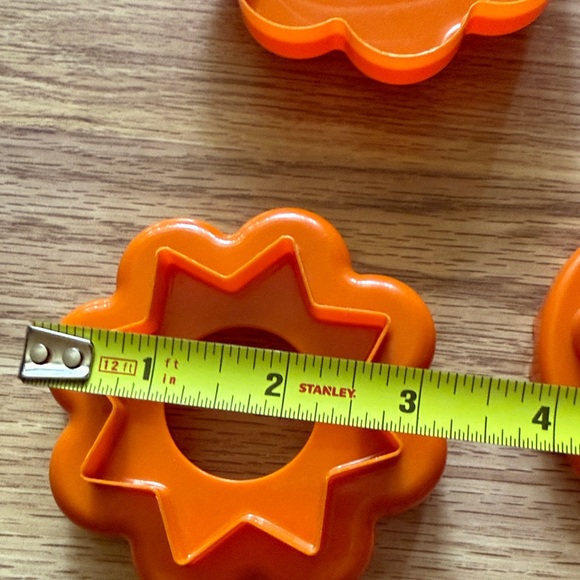 Festive Cookie Cutters Metal (& one plastic) - Picture 11 of 16